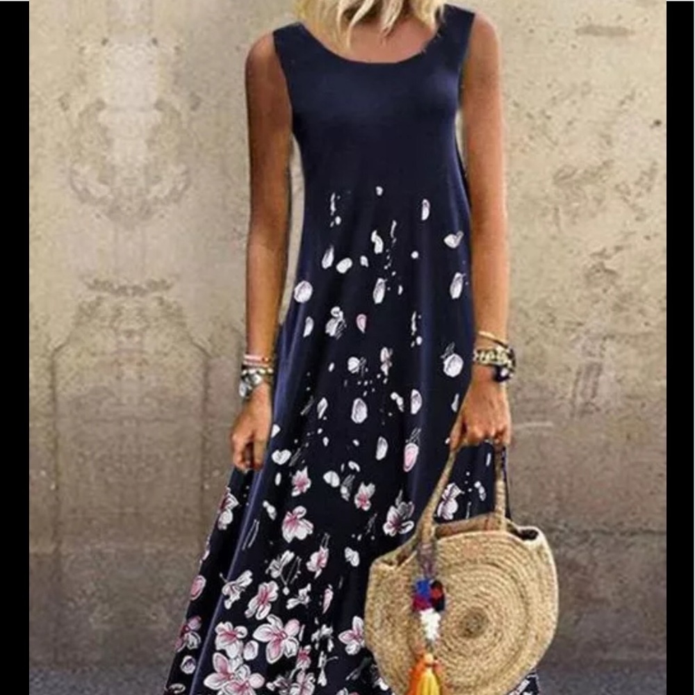 ☄️Any 2 for $10 ☄️

B7 Casual Florals Tunic Round Neck A-line Dress.